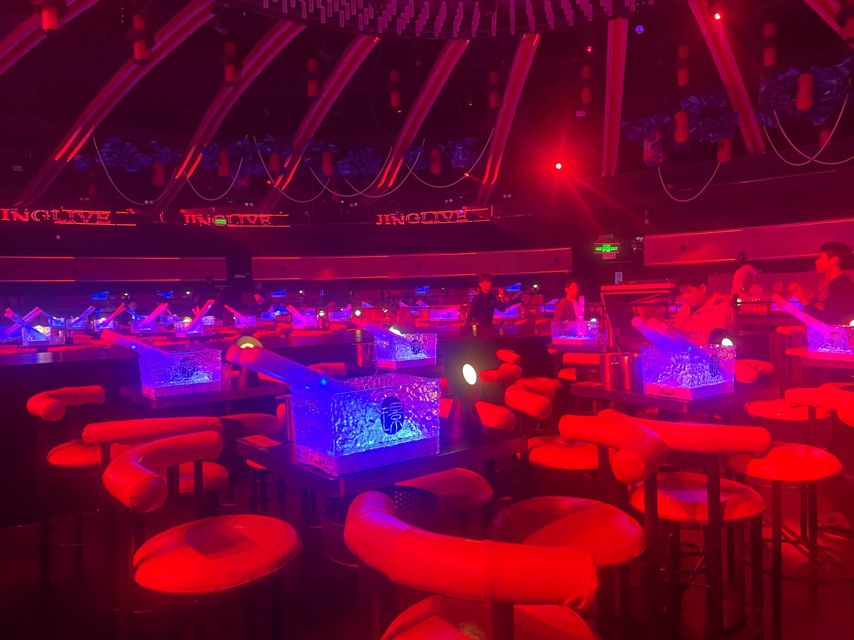 重庆商务KTV：中低端差异-铜梁区ktv预定